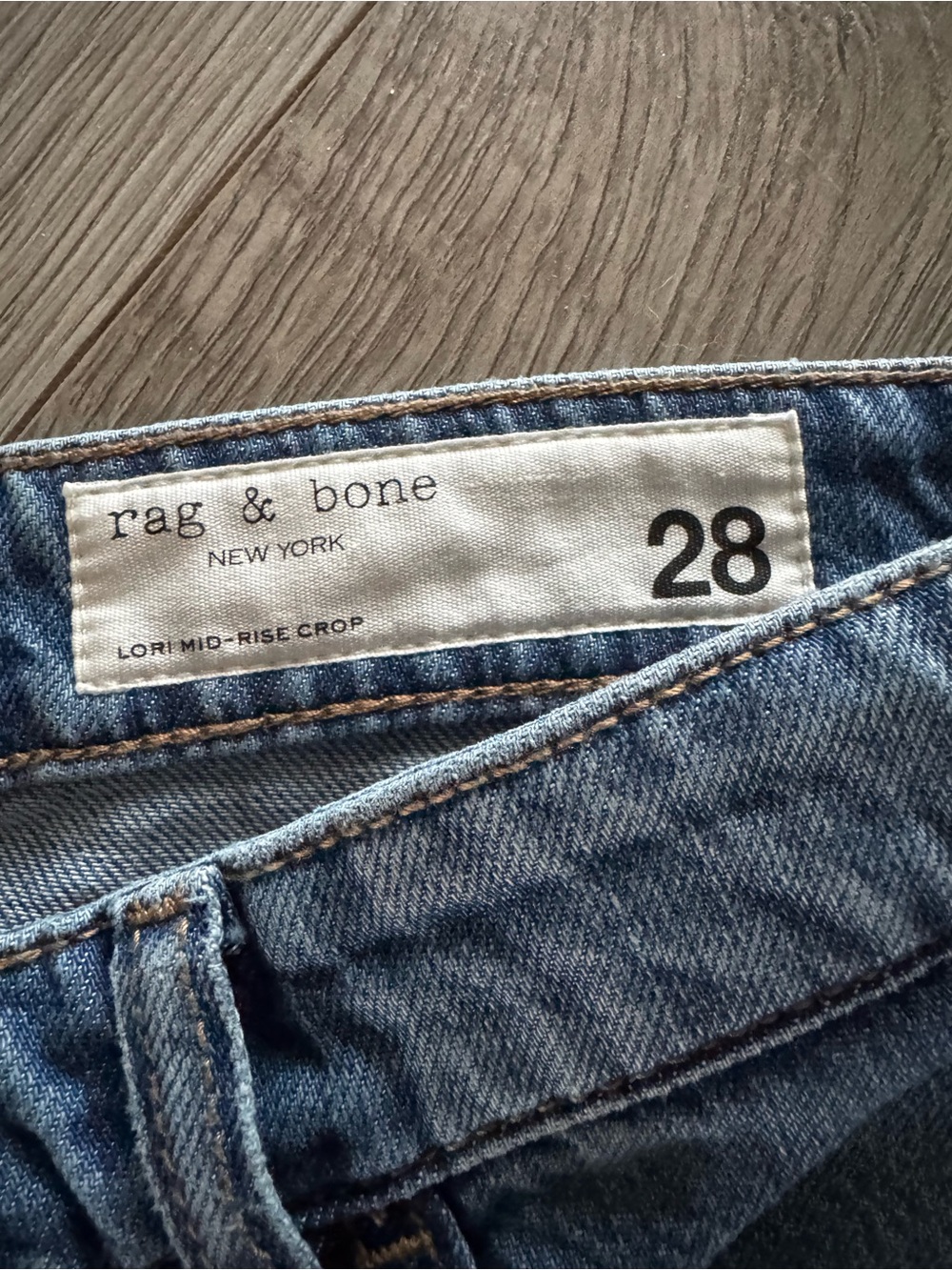 rag & bone Mid-Rise Cropped Jeans in Blue Denim